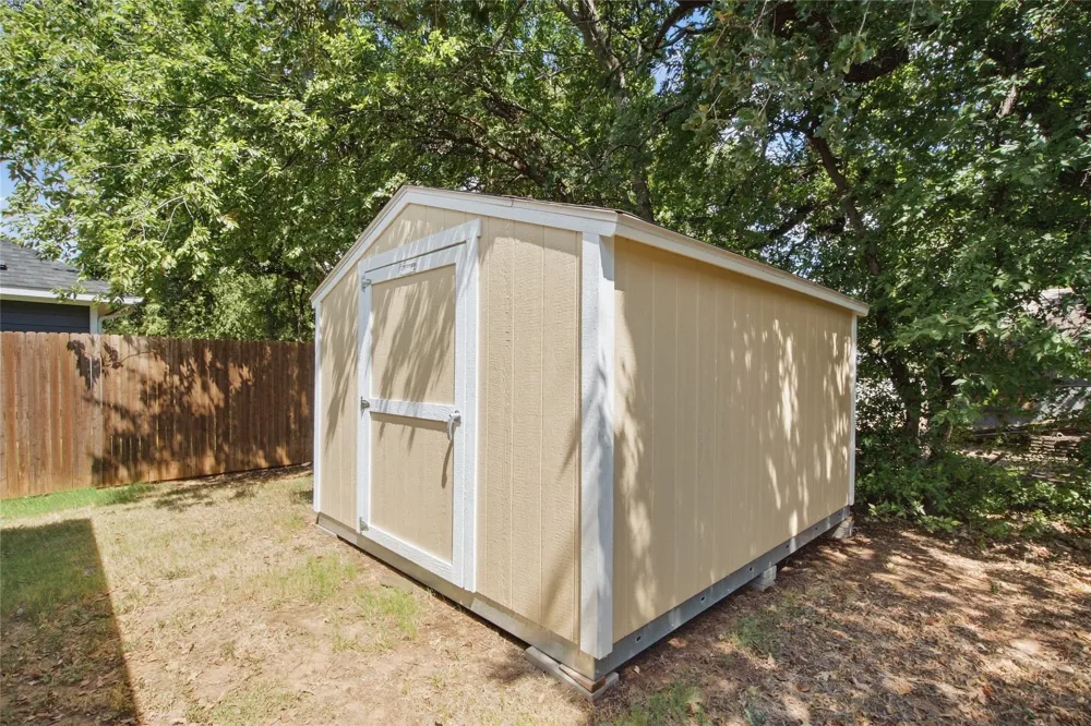 211 Clover Circle Weatherford, TX 76086