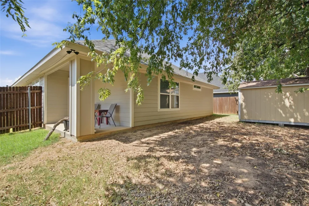 211 Clover Circle Weatherford, TX 76086