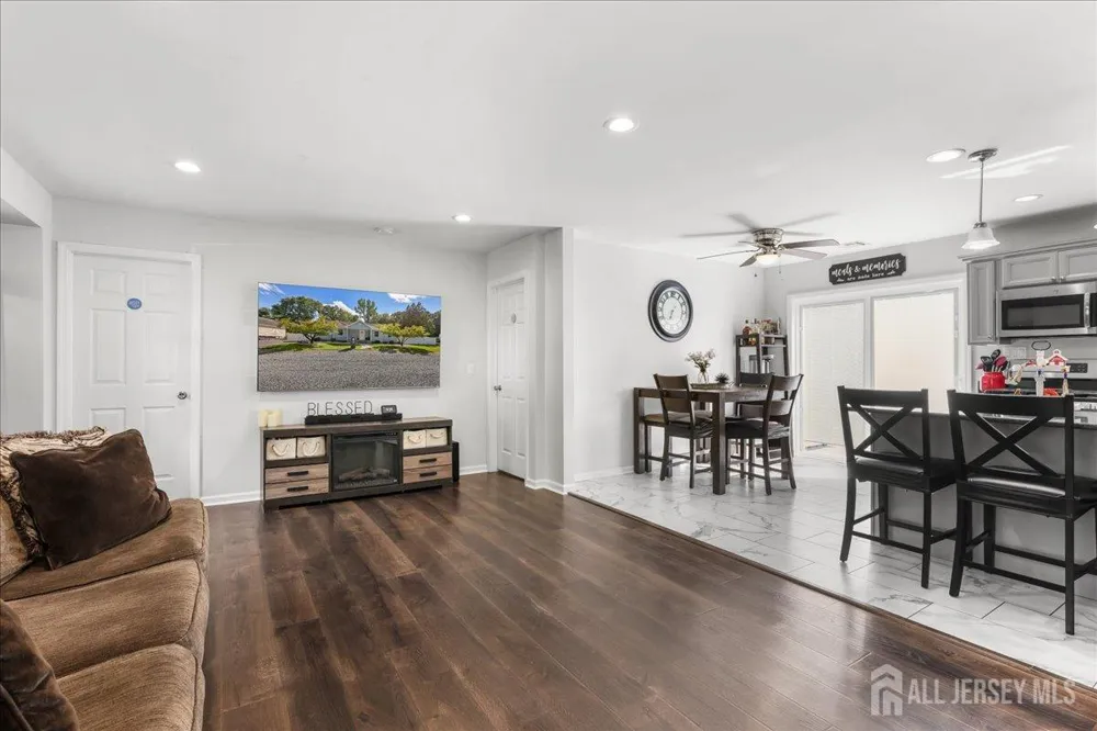 6 Soden Lane Old Bridge, NJ 08857