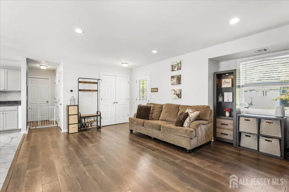 6 Soden Lane Old Bridge, NJ 08857