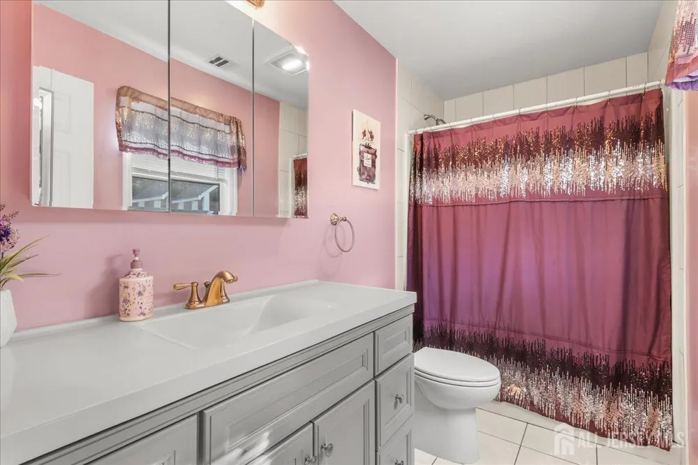 6 Soden Lane Old Bridge, NJ 08857