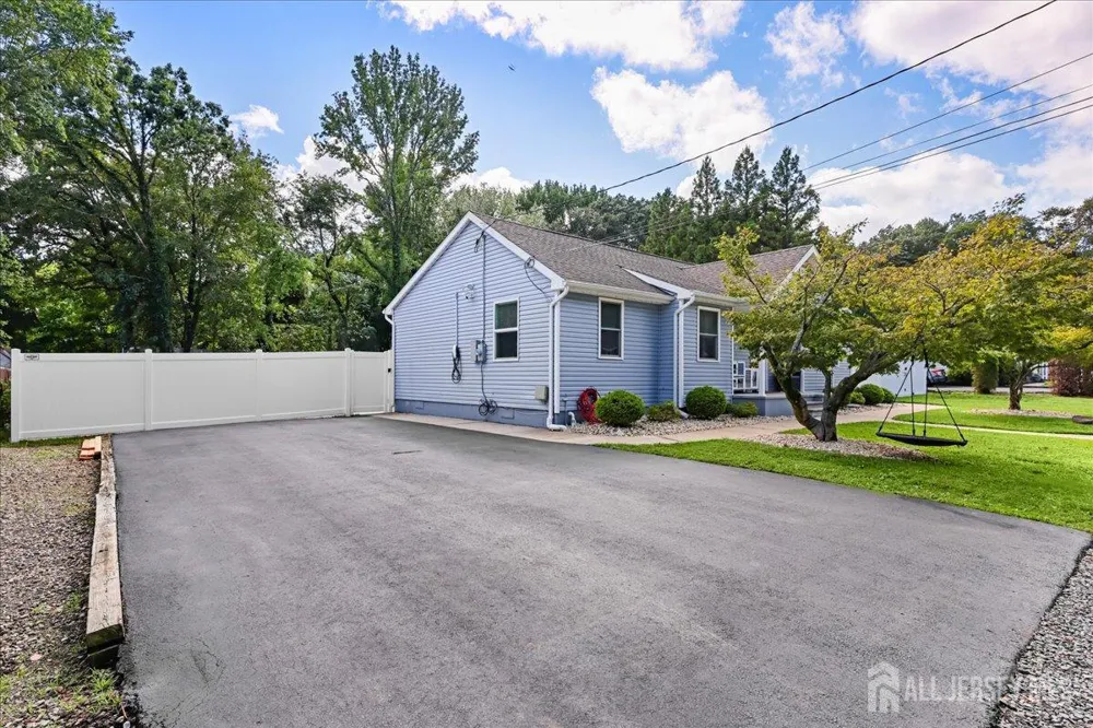 6 Soden Lane Old Bridge, NJ 08857