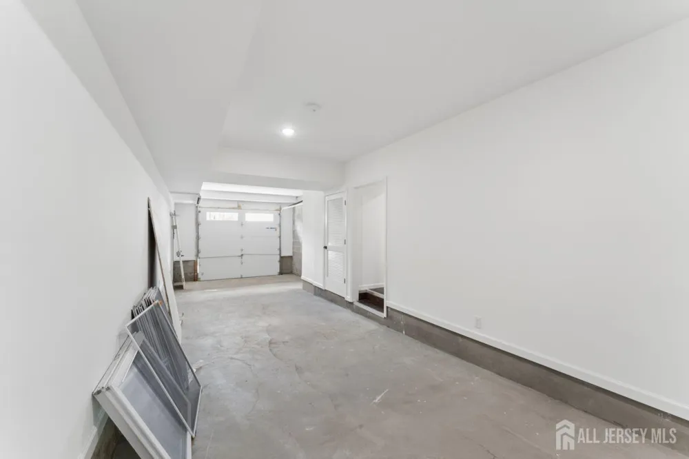 914 Bergen St Street Newark, NJ 07112
