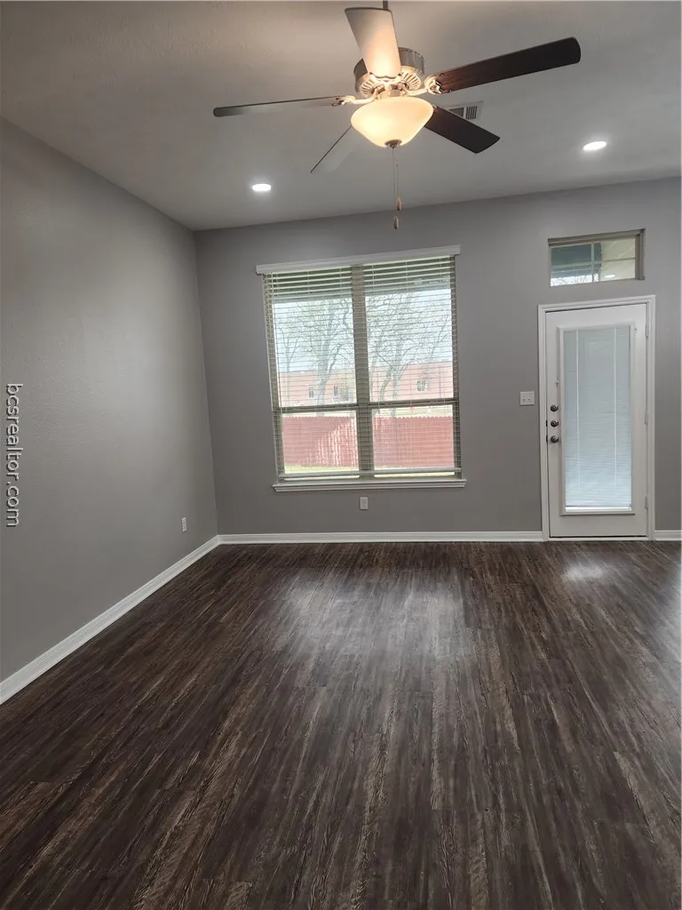 4015 Dunlap Loop College Station, TX 77845