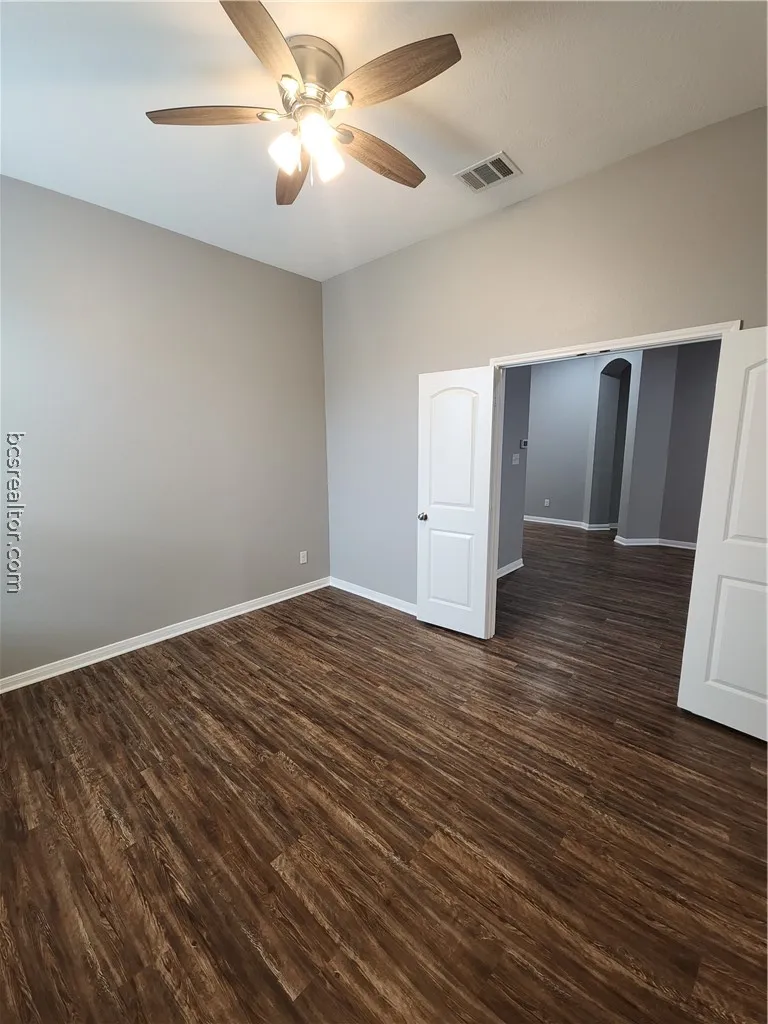 4015 Dunlap Loop College Station, TX 77845