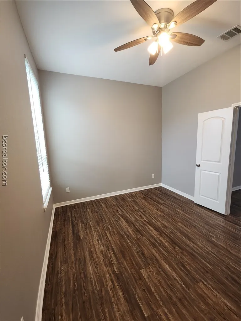 4015 Dunlap Loop College Station, TX 77845