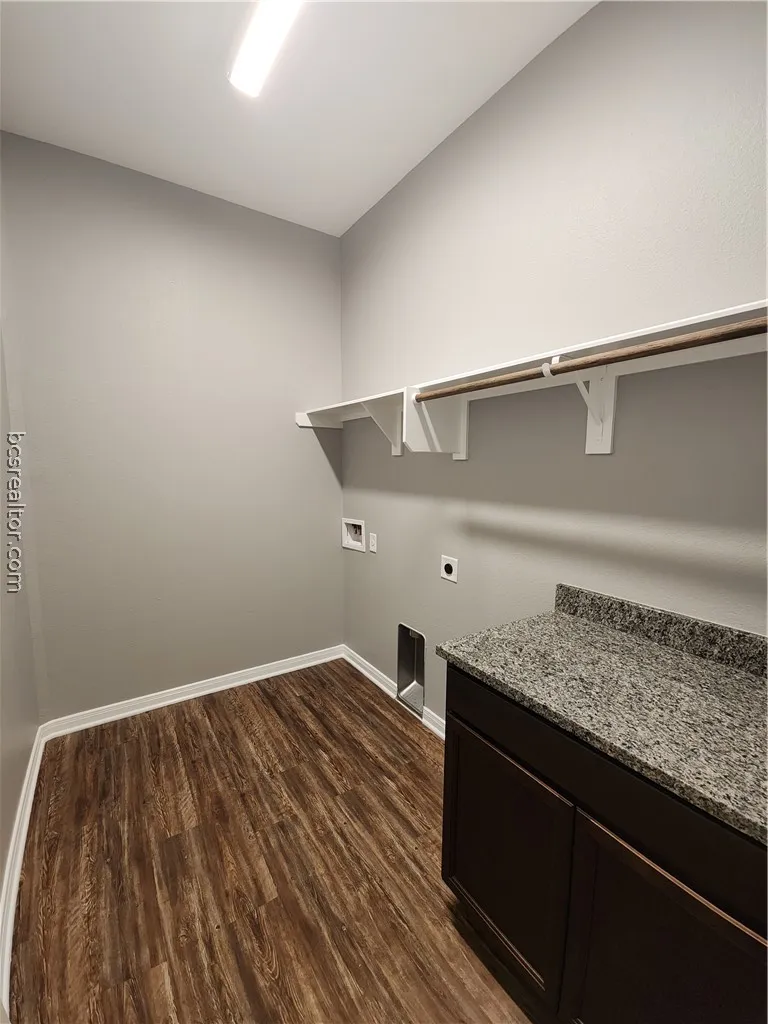 4015 Dunlap Loop College Station, TX 77845
