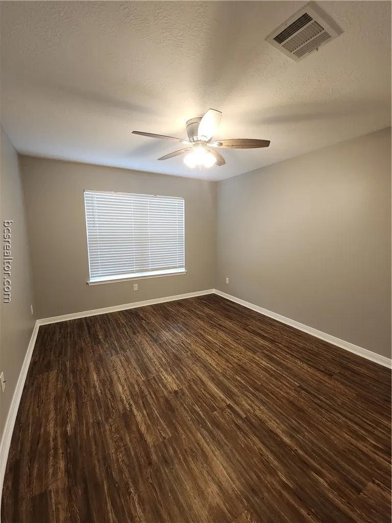 4015 Dunlap Loop College Station, TX 77845