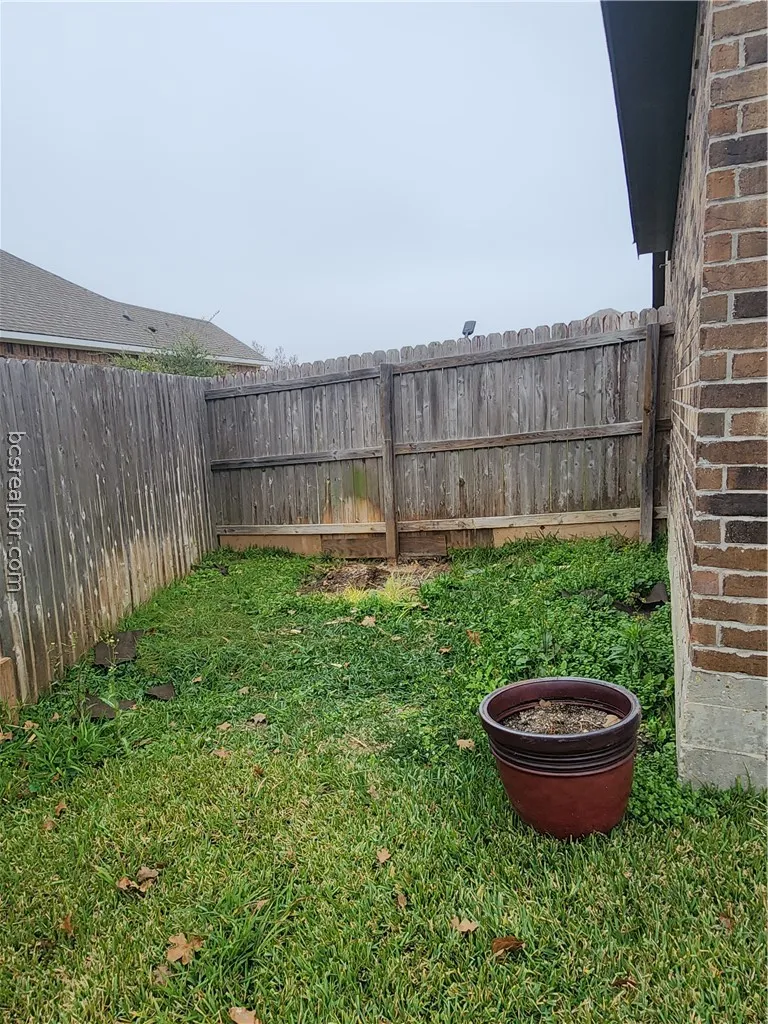 4015 Dunlap Loop College Station, TX 77845