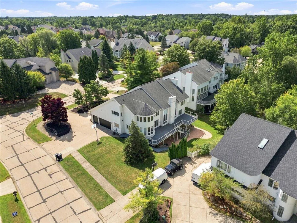 6122 Trailwood Lane West Bloomfield, MI 48322