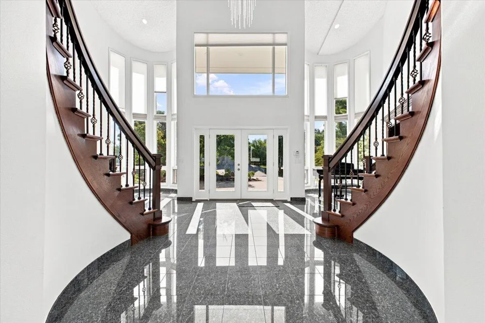 6122 Trailwood Lane West Bloomfield, MI 48322
