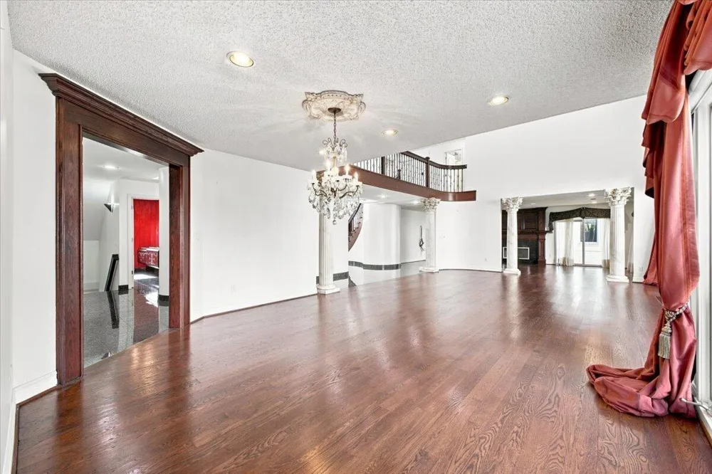 6122 Trailwood Lane West Bloomfield, MI 48322