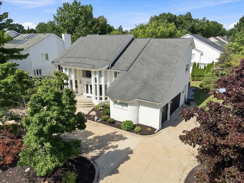 6122 Trailwood Lane West Bloomfield, MI 48322