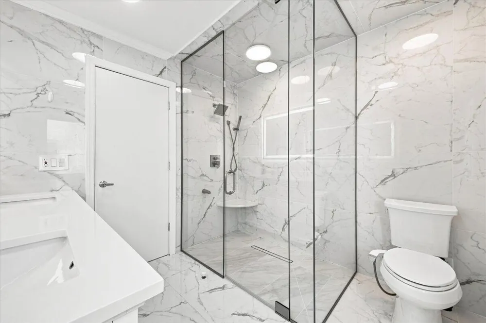 6122 Trailwood Lane West Bloomfield, MI 48322