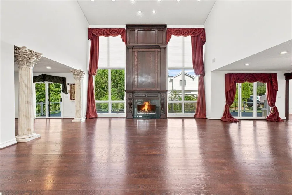 6122 Trailwood Lane West Bloomfield, MI 48322