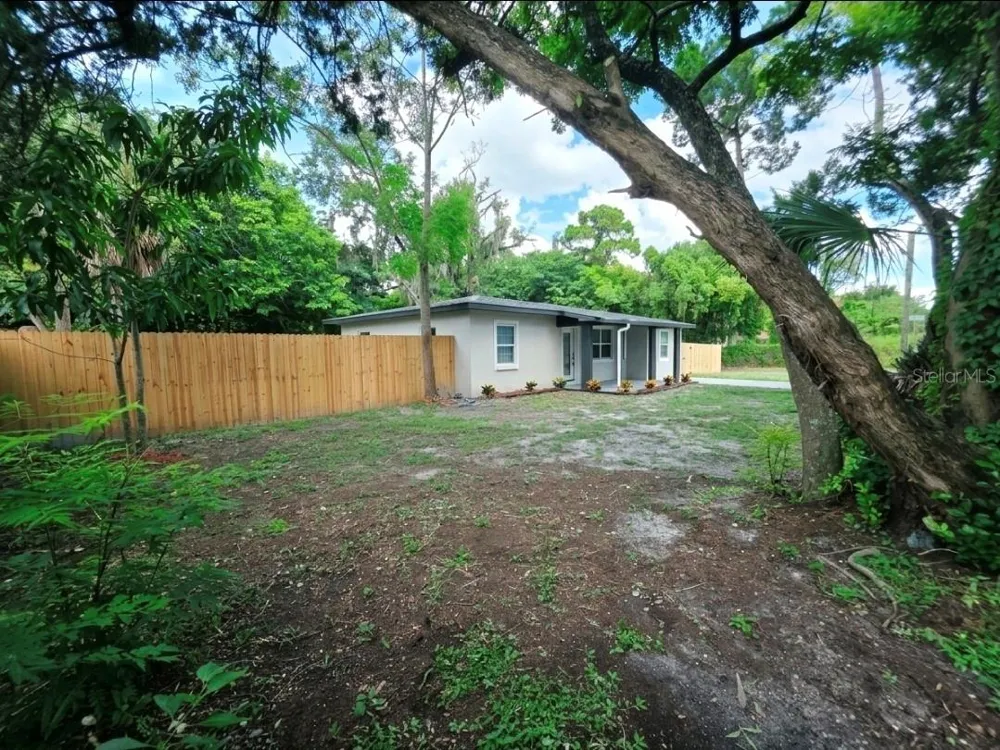 5823 MASSACHUSETTS AVENUE New Port Richey, FL 34652