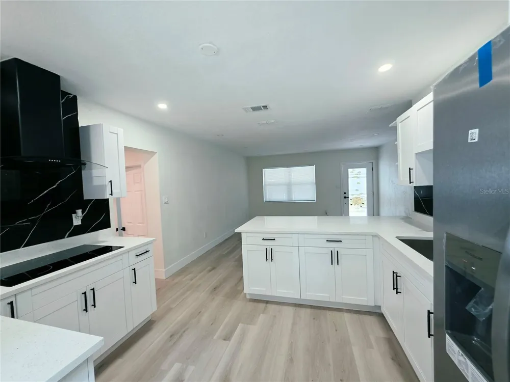 5823 MASSACHUSETTS AVENUE New Port Richey, FL 34652