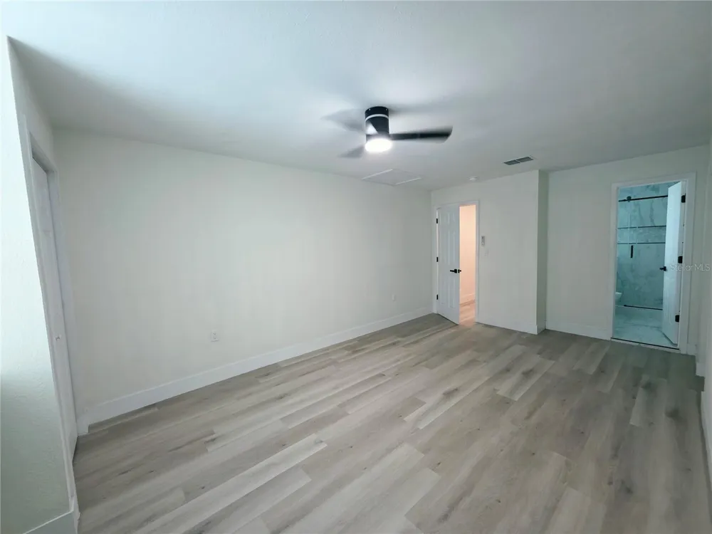 5823 MASSACHUSETTS AVENUE New Port Richey, FL 34652