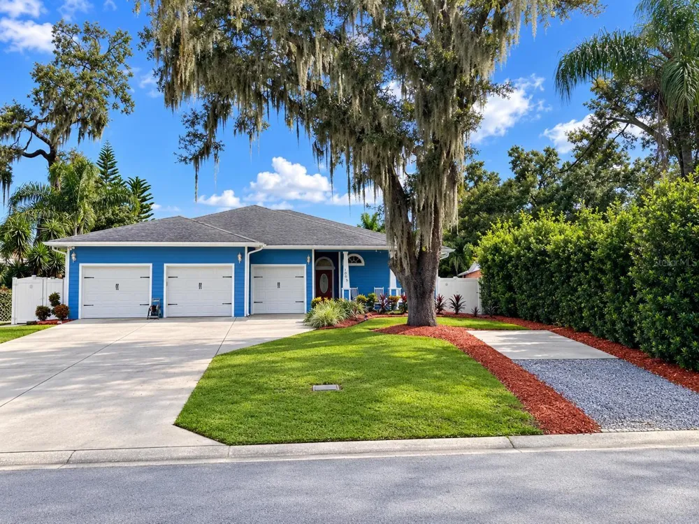 3009 W CLINTON STREET Tampa, FL 33614