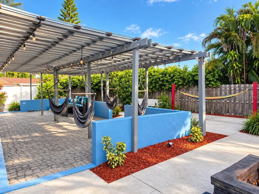 3009 W CLINTON STREET Tampa, FL 33614