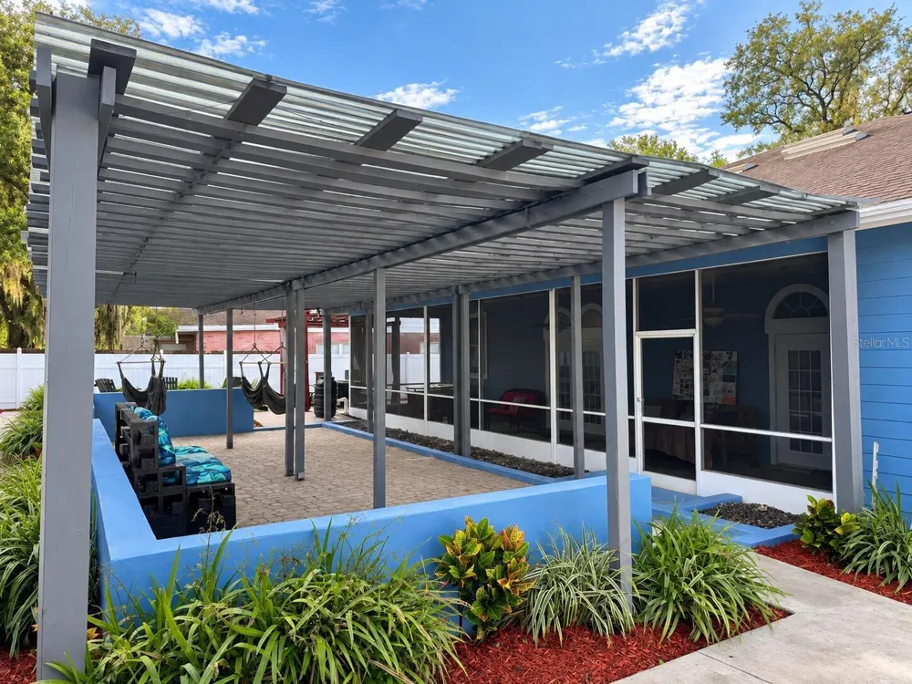 3009 W CLINTON STREET Tampa, FL 33614