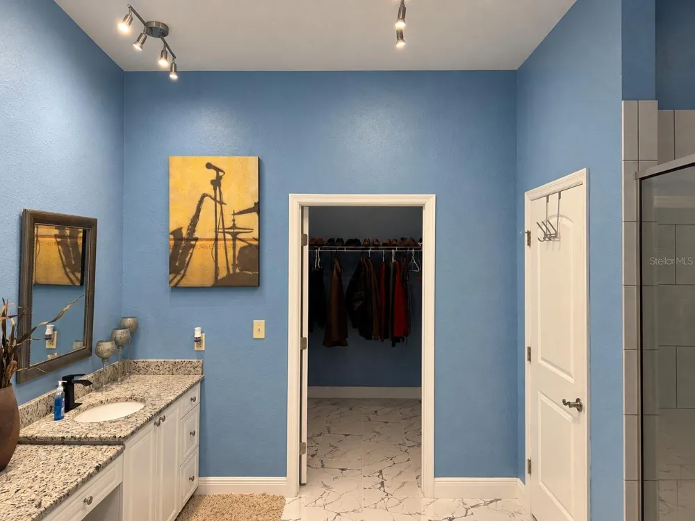 3009 W CLINTON STREET Tampa, FL 33614