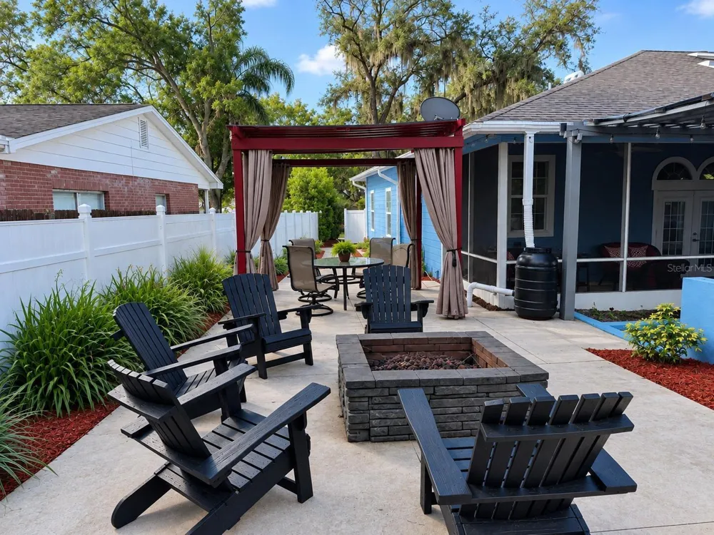 3009 W CLINTON STREET Tampa, FL 33614