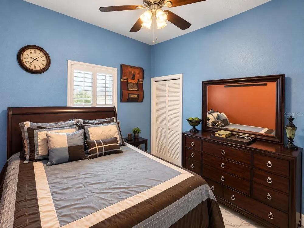 3009 W CLINTON STREET Tampa, FL 33614
