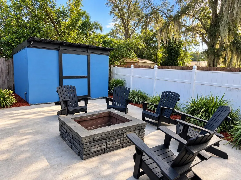 3009 W CLINTON STREET Tampa, FL 33614