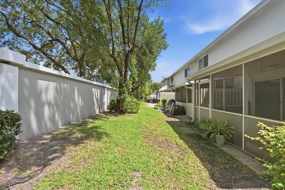 4441 SW 11th Place Deerfield Beach, FL 33442