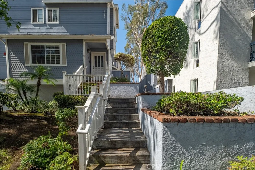 313 Broadway #9 Redondo Beach, CA 90277