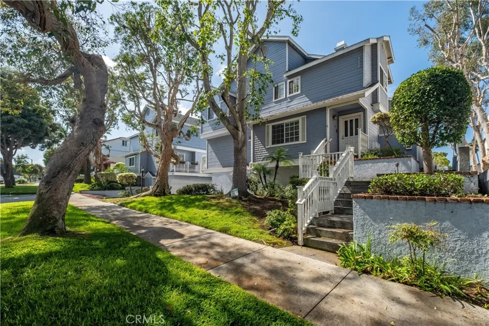313 Broadway #9 Redondo Beach, CA 90277