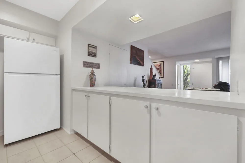 2504 Whitewater Club Drive #A Palm Springs, CA 92262