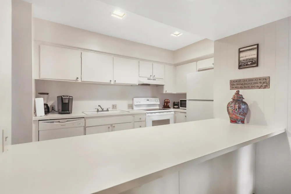 2504 Whitewater Club Drive #A Palm Springs, CA 92262
