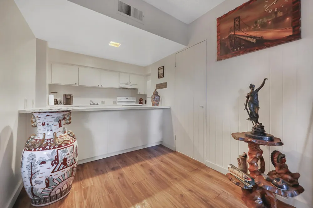 2504 Whitewater Club Drive #A Palm Springs, CA 92262