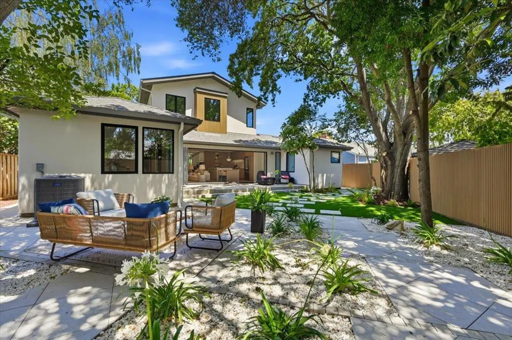 1811 Robin Whipple Way Belmont, CA 94002