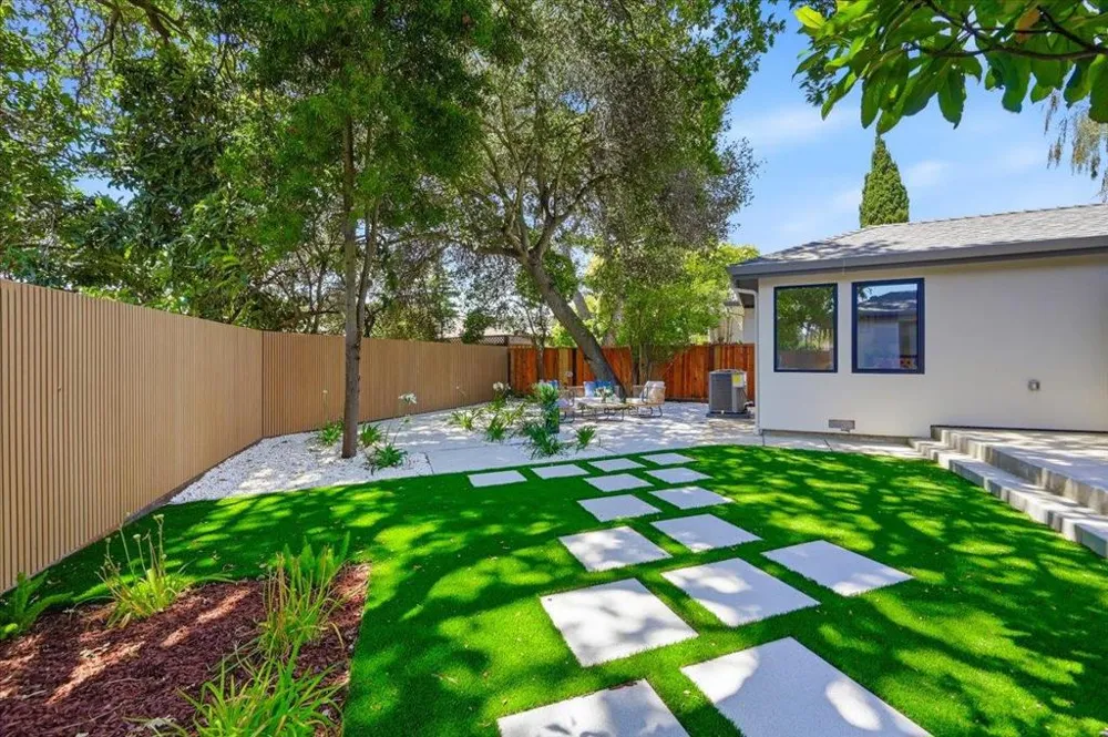 1811 Robin Whipple Way Belmont, CA 94002