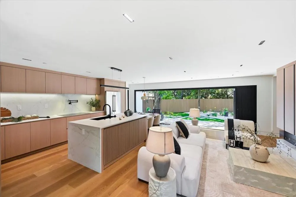 1811 Robin Whipple Way Belmont, CA 94002