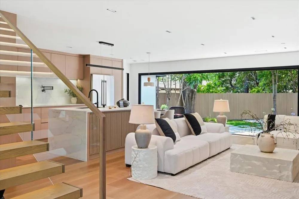 1811 Robin Whipple Way Belmont, CA 94002