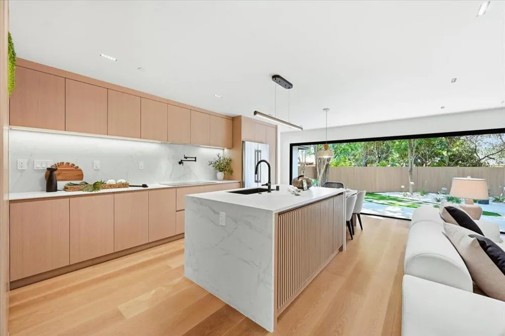 1811 Robin Whipple Way Belmont, CA 94002