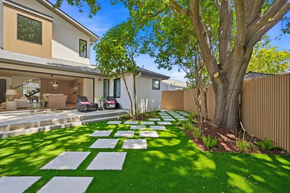 1811 Robin Whipple Way Belmont, CA 94002