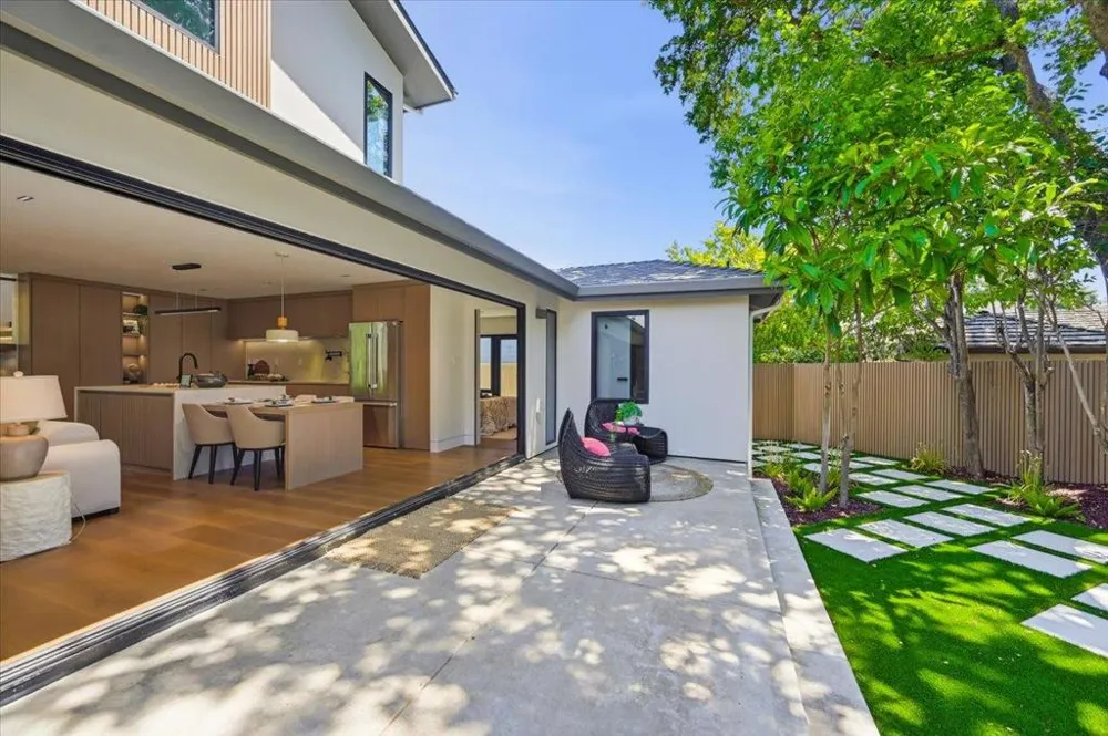1811 Robin Whipple Way Belmont, CA 94002