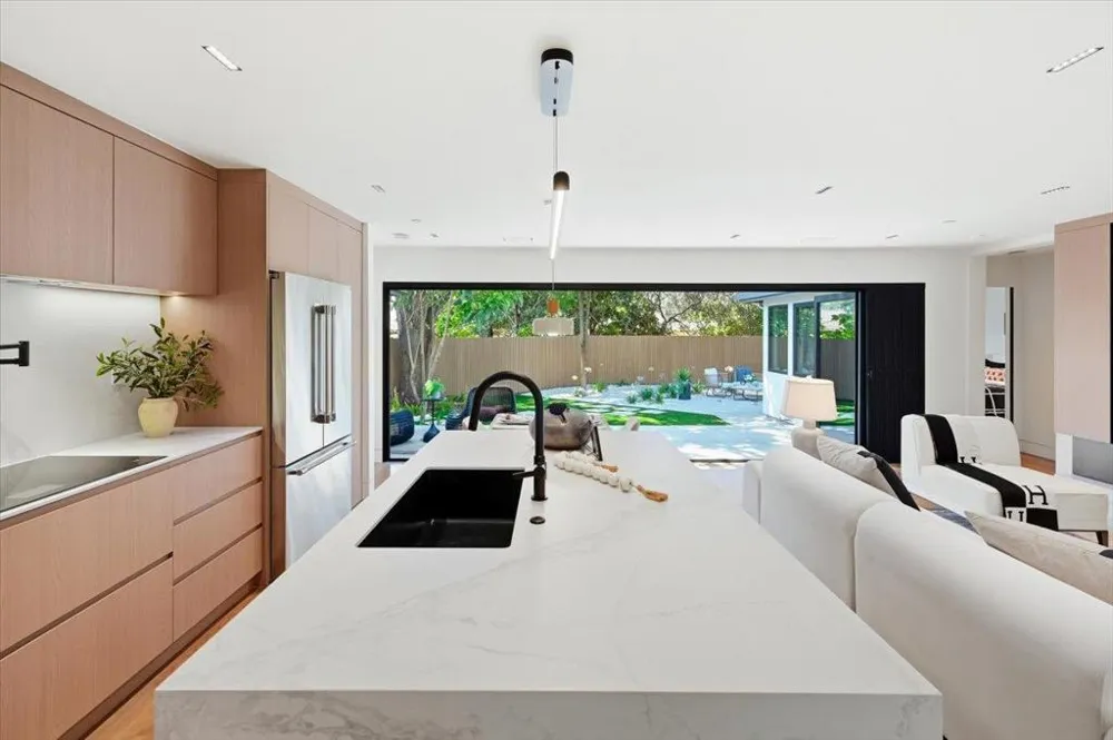 1811 Robin Whipple Way Belmont, CA 94002