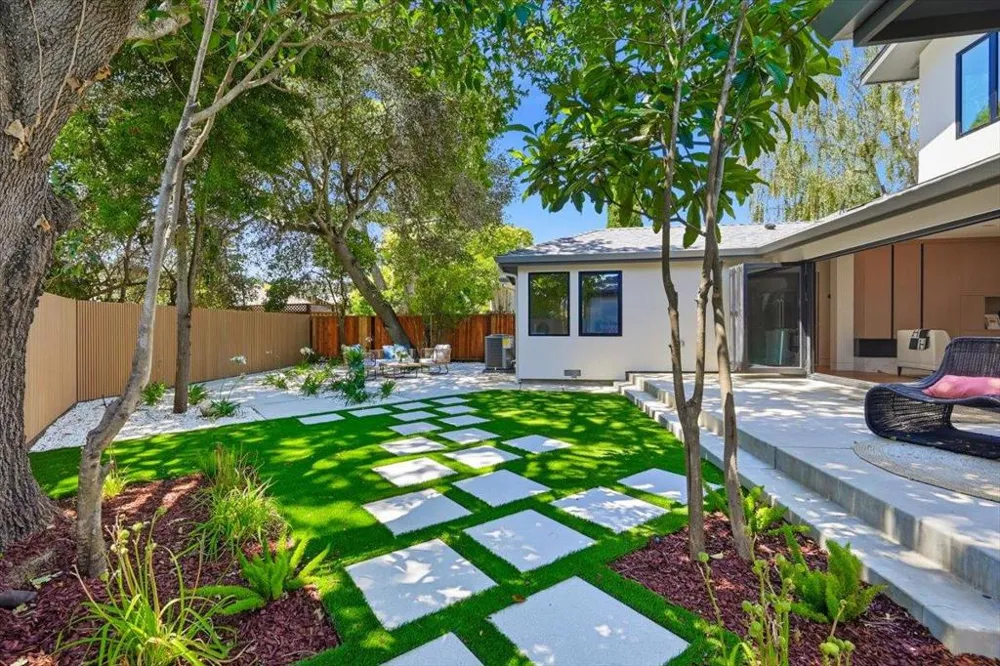 1811 Robin Whipple Way Belmont, CA 94002
