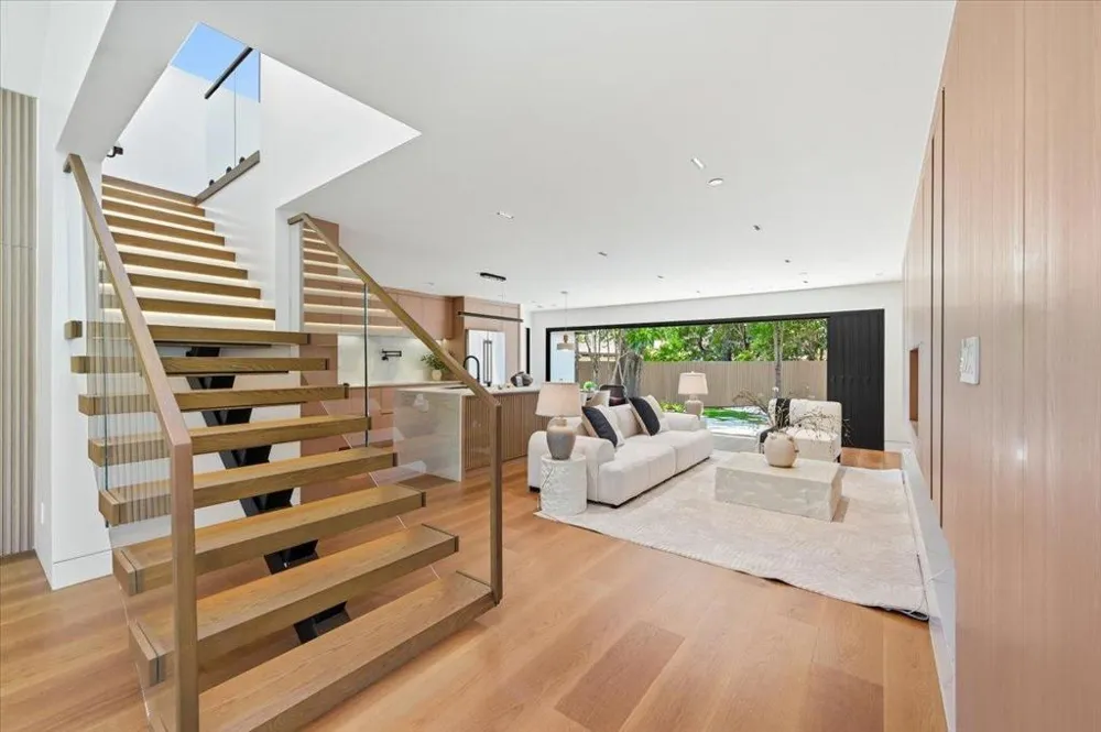 1811 Robin Whipple Way Belmont, CA 94002