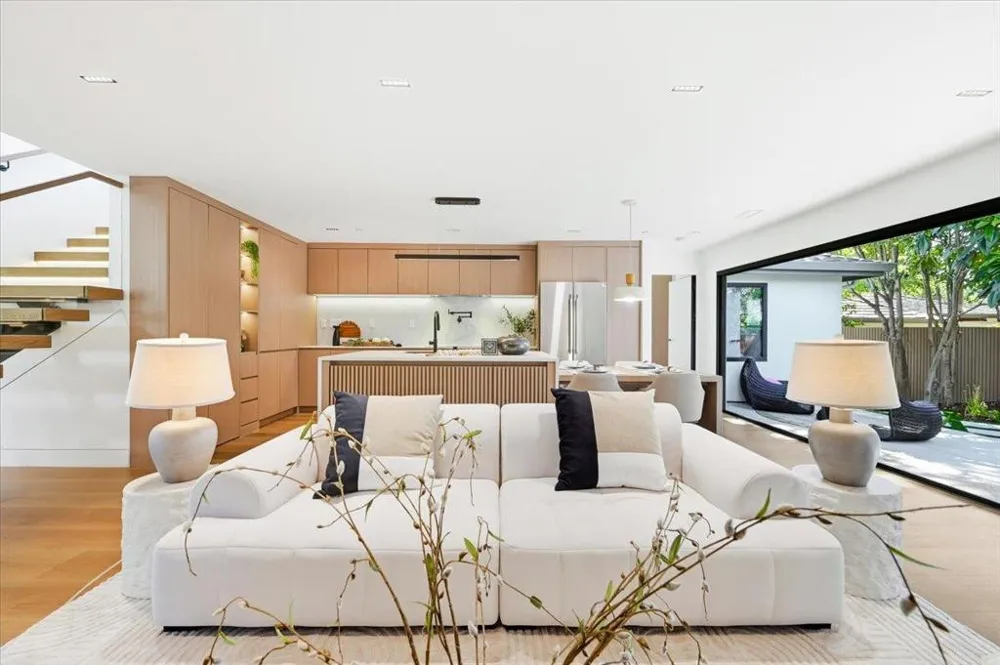 1811 Robin Whipple Way Belmont, CA 94002
