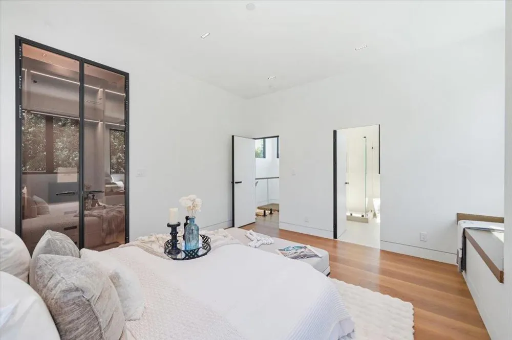 1811 Robin Whipple Way Belmont, CA 94002