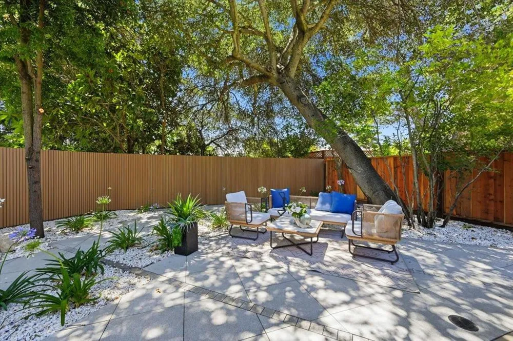 1811 Robin Whipple Way Belmont, CA 94002