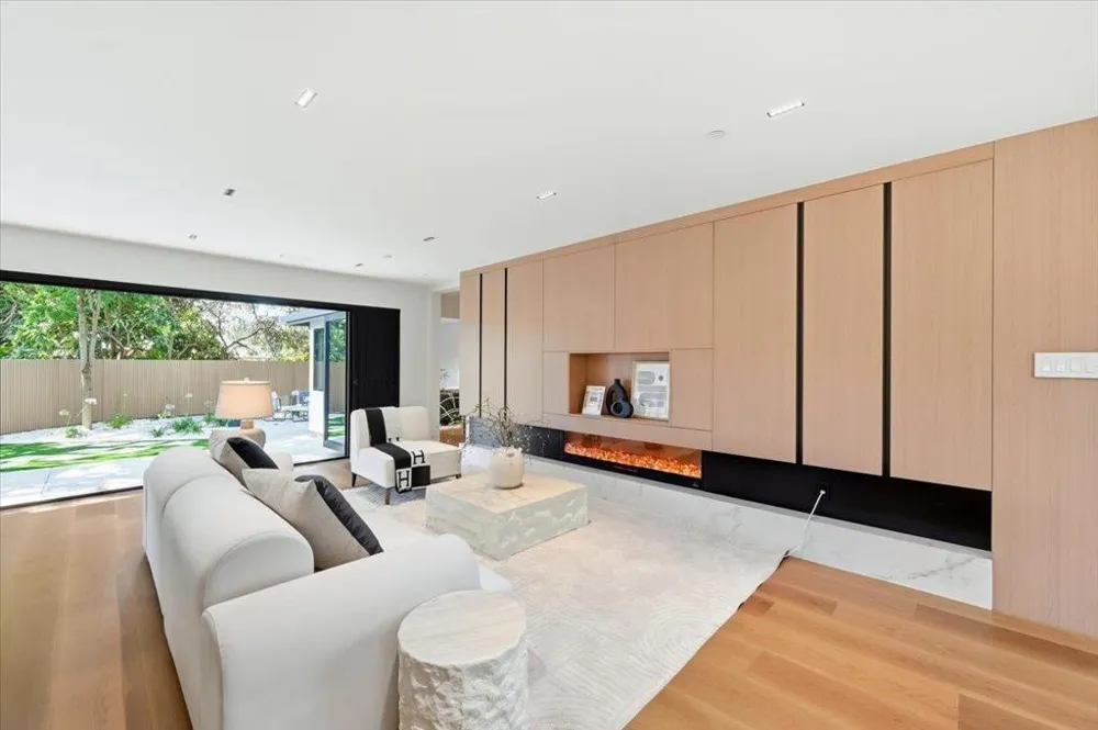 1811 Robin Whipple Way Belmont, CA 94002