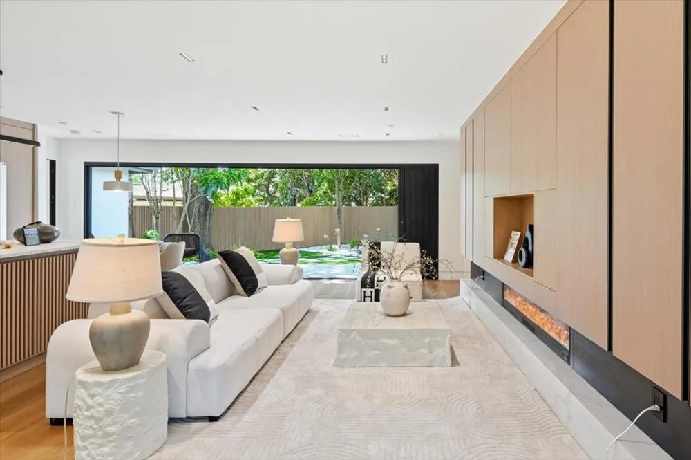 1811 Robin Whipple Way Belmont, CA 94002